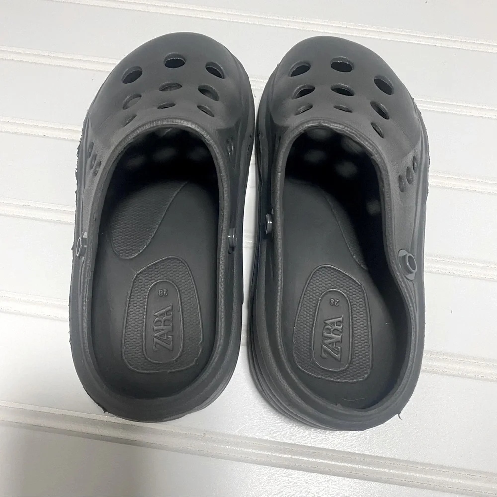 Zara Kids Crocs size 28 or US 11.5 Gray